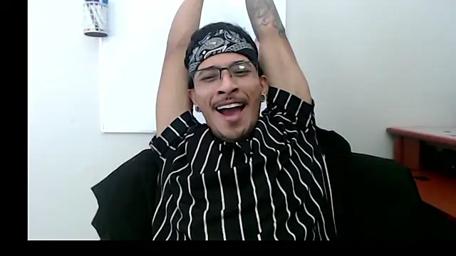 tanjir020 online show from February 5, 2026, 9:43 pm