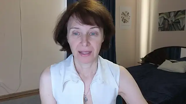 Lia Tito online show from November 30, 2025, 6:03 am