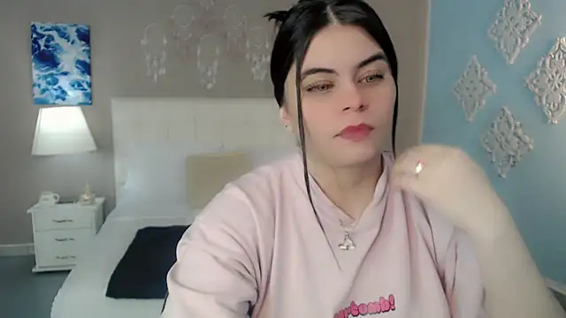 maddissonivanova online show from November 9, 2025, 8:57 pm