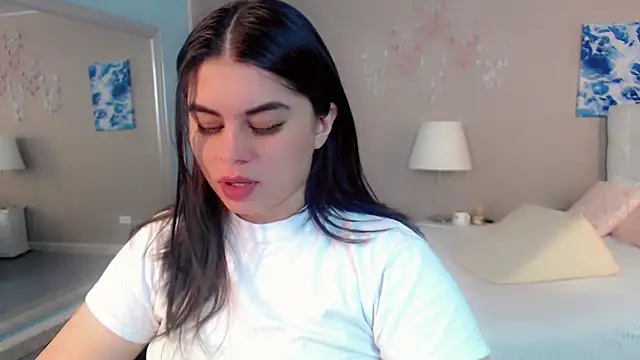 maddissonivanova online show from February 12, 2026, 7:13 pm