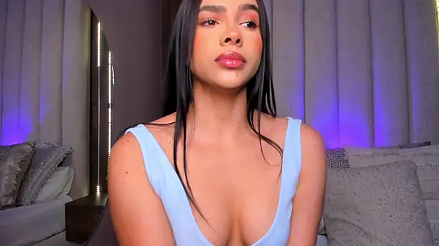 LucySalvatore  online show from October 1, 2025, 2:32 pm