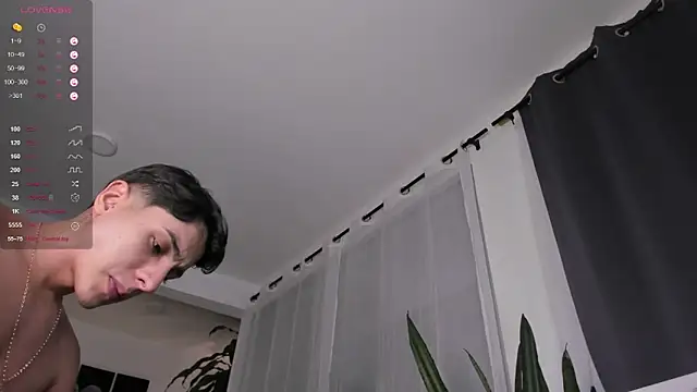 Snapshot of Hotay_andrew chatting on October 2, 2025, 1:09 am Hotay andrew online show from October 2, 2025, 1:09 am