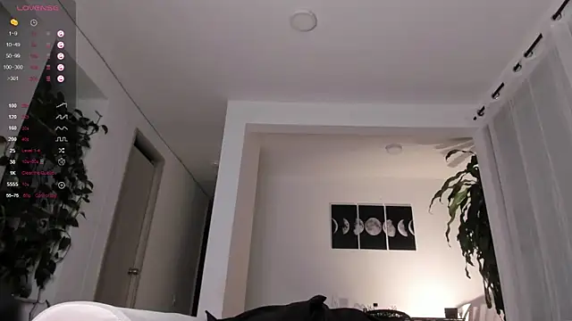 Snapshot of Hotay_andrew chatting on October 9, 2025, 12:33 am Hotay andrew online show from October 9, 2025, 12:33 am