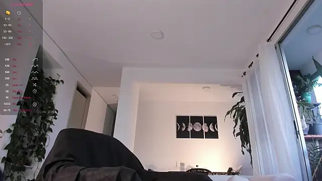 Snapshot of Hotay_andrew chatting on October 6, 2025, 10:43 pm Hotay andrew online show from October 6, 2025, 10:43 pm