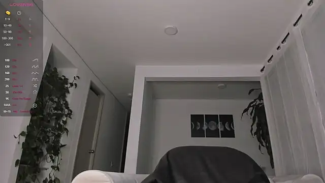 Snapshot of Hotay_andrew chatting on October 19, 2025, 12:35 am Hotay andrew online show from October 19, 2025, 12:35 am