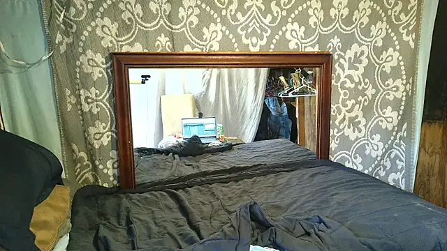 Snapshot of vivianlayne chatting on October 2, 2025, 9:40 pm vivianlayne online show from October 2, 2025, 9:40 pm