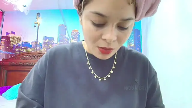 ESMERALDA-BLUE online show from October 18, 2025, 9:06 pm