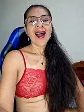 Natasha 50 online show from February 5, 2026, 1:01 am