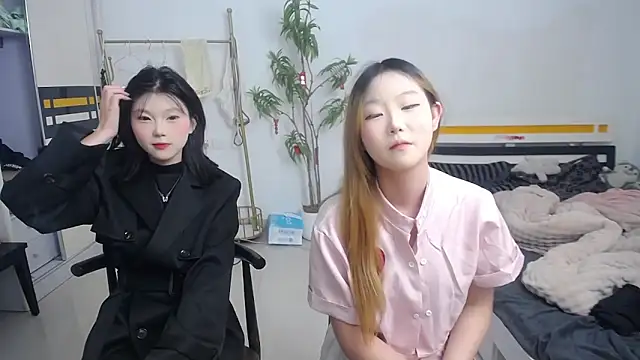 Babygirls523 online show from September 26, 2025, 5:09 pm