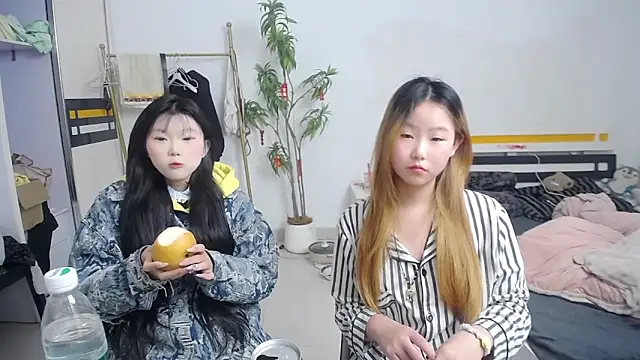 Babygirls523 online show from October 20, 2025, 2:50 pm