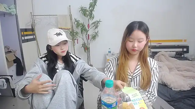 Babygirls523 online show from October 23, 2025, 12:48 pm