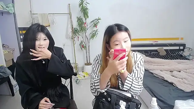 Babygirls523 online show from October 19, 2025, 2:53 pm