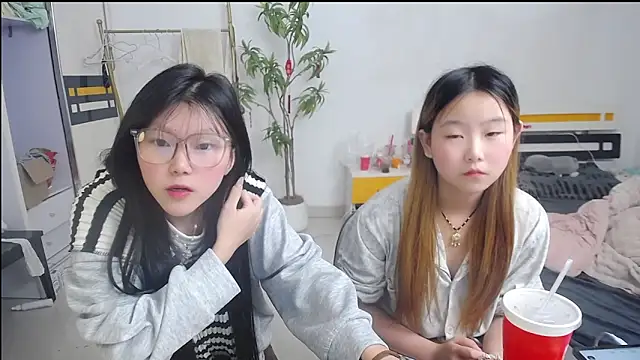 Babygirls523 online show from October 27, 2025, 5:14 pm