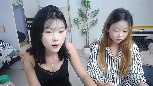 Babygirls523 online show from September 27, 2025, 4:46 pm