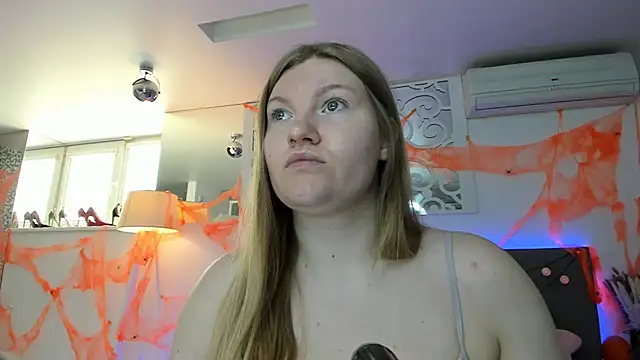 Snapshot of AshleyJoness chatting on October 29, 2025, 6:12 am AshleyJoness online show from October 29, 2025, 6:12 am