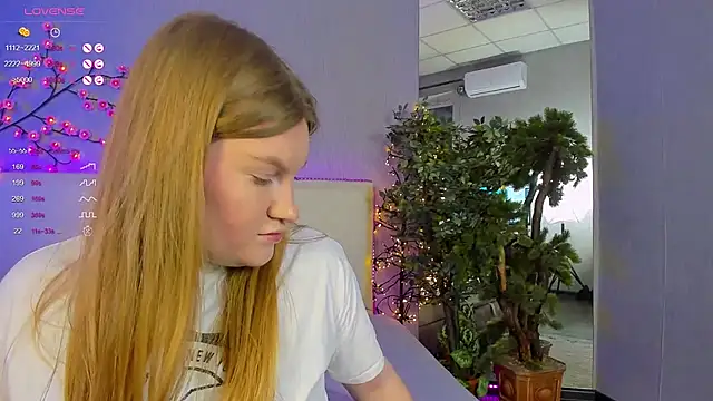 AshleyJoness online show from May 28, 2026, 5:04 am
