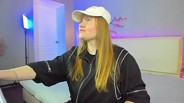AshleyJoness online show from May 29, 2026, 5:13 am