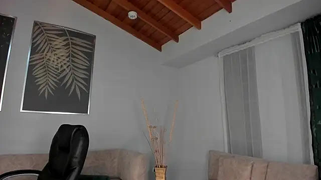 Snapshot of LiamCarterX chatting on October 17, 2025, 4:27 am LiamCarterX online show from October 17, 2025, 4:27 am