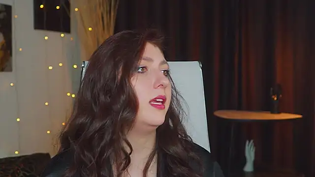 Mary Miiller online show from October 16, 2025, 6:21 am