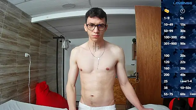 Snapshot of angelicious_ chatting on October 7, 2025, 12:28 pm angelicious  online show from October 7, 2025, 12:28 pm