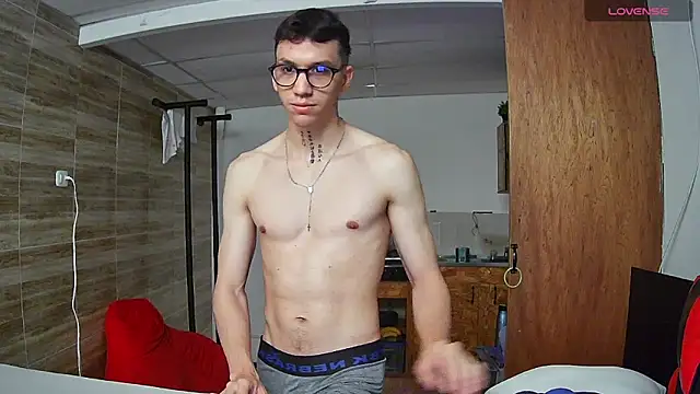 Snapshot of angelicious_ chatting on September 28, 2025, 12:23 pm angelicious  online show from September 28, 2025, 12:23 pm