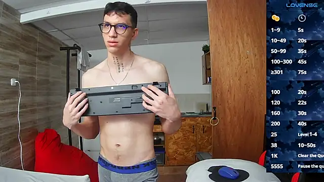 Snapshot of angelicious_ chatting on October 8, 2025, 12:28 pm angelicious  online show from October 8, 2025, 12:28 pm