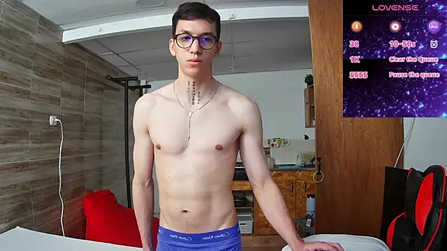 Snapshot of angelicious_ chatting on October 21, 2025, 12:26 pm angelicious  online show from October 21, 2025, 12:26 pm