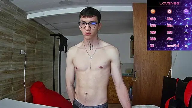 Snapshot of angelicious_ chatting on October 24, 2025, 12:04 pm angelicious  online show from October 24, 2025, 12:04 pm