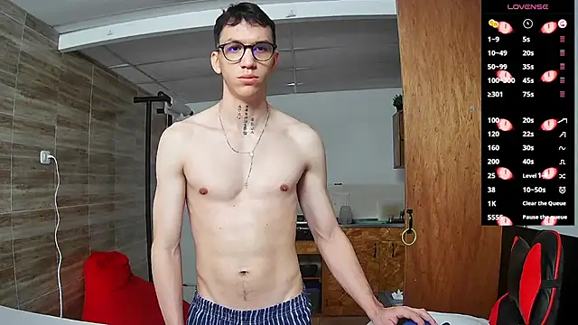 Snapshot of angelicious_ chatting on September 29, 2025, 12:11 pm angelicious  online show from September 29, 2025, 12:11 pm