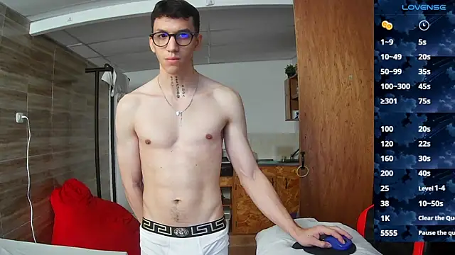 Snapshot of angelicious_ chatting on October 9, 2025, 12:06 pm angelicious  online show from October 9, 2025, 12:06 pm