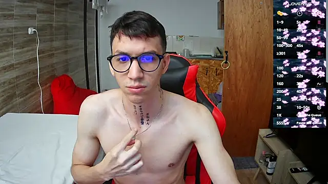 Snapshot of angelicious_ chatting on September 27, 2025, 12:33 pm angelicious  online show from September 27, 2025, 12:33 pm