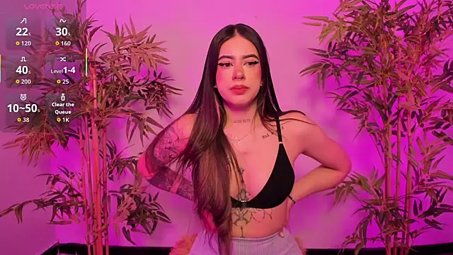 Snapshot of Alice_Vixen chatting on October 8, 2025, 12:28 pm Alice Vixen online show from October 8, 2025, 12:28 pm