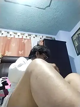 Snapshot of OliviaMorris1 chatting on October 30, 2025, 9:18 am OliviaMorris1 online show from October 30, 2025, 9:18 am