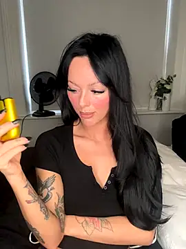 Snapshot of juicylucie chatting on November 1, 2025, 11:37 am juicylucie online show from November 1, 2025, 11:37 am