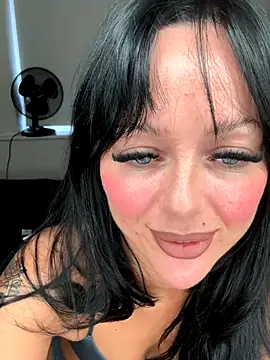 Snapshot of juicylucie chatting on October 26, 2025, 12:27 pm juicylucie online show from October 26, 2025, 12:27 pm