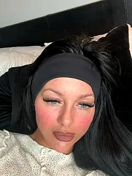 Snapshot of juicylucie chatting on October 16, 2025, 11:02 pm juicylucie online show from October 16, 2025, 11:02 pm