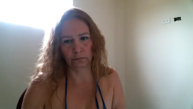 Snapshot of Monserrat_Sweet chatting on October 6, 2025, 7:03 pm Monserrat Sweet online show from October 6, 2025, 7:03 pm