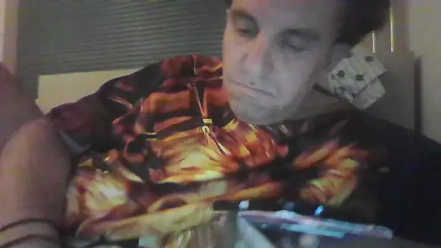 Snapshot of JasperGeil chatting on October 14, 2025, 11:04 pm JasperGeil online show from October 14, 2025, 11:04 pm