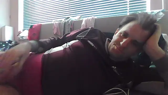 Snapshot of JasperGeil chatting on October 27, 2025, 12:17 pm JasperGeil online show from October 27, 2025, 12:17 pm