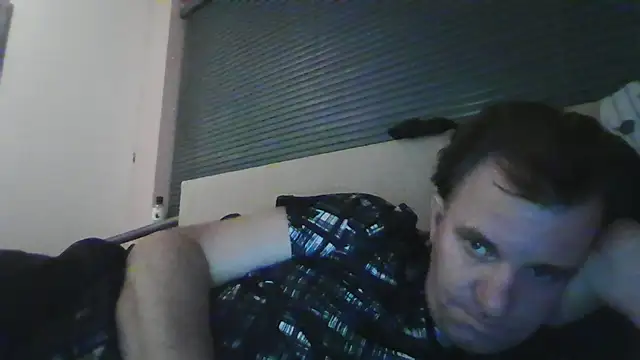 Snapshot of JasperGeil chatting on October 8, 2025, 8:20 pm JasperGeil online show from October 8, 2025, 8:20 pm