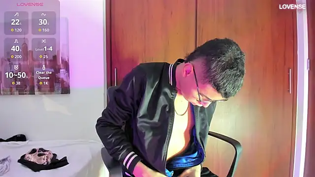 Snapshot of tristan_gold chatting on October 18, 2025, 1:29 am tristan gold online show from October 18, 2025, 1:29 am