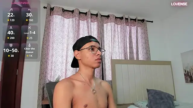 Snapshot of tristan_gold chatting on September 18, 2025, 3:26 pm tristan gold online show from September 18, 2025, 3:26 pm