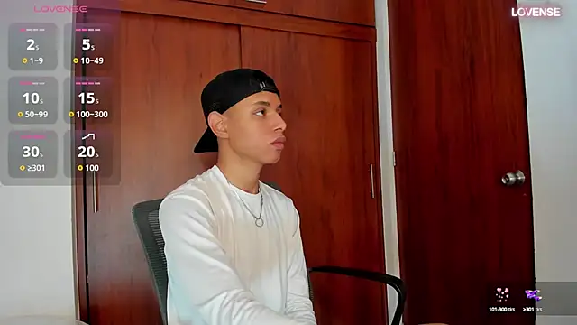 Snapshot of tristan_gold chatting on September 25, 2025, 2:34 pm tristan gold online show from September 25, 2025, 2:34 pm