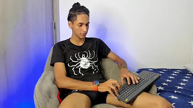 Snapshot of CamiiloRivera chatting on October 4, 2025, 6:37 am CamiiloRivera online show from October 4, 2025, 6:37 am