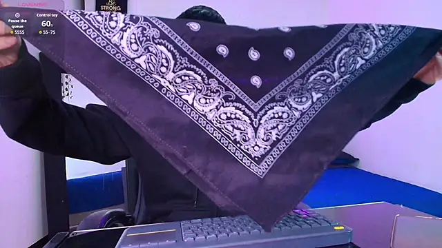 Lucass love online show from October 6, 2025, 1:23 pm