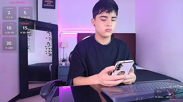 Lucass love online show from October 18, 2025, 4:53 pm