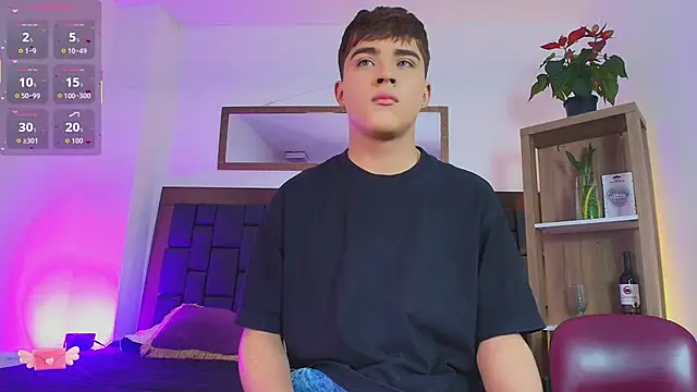 Snapshot of Lucass_love chatting on February 12, 2026, 7:24 pm Lucass love online show from February 12, 2026, 7:24 pm