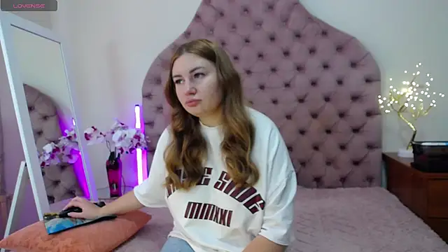 Snapshot of _Agata_ chatting on September 24, 2025, 6:20 am Agata online show from September 24, 2025, 6:20 am