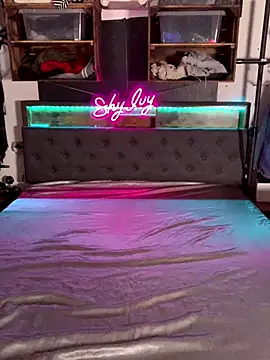 Snapshot of Shy_Ivy chatting on October 12, 2025, 6:53 pm Shy Ivy online show from October 12, 2025, 6:53 pm