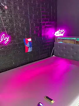 Snapshot of Shy_Ivy chatting on November 2, 2025, 9:42 pm Shy Ivy online show from November 2, 2025, 9:42 pm